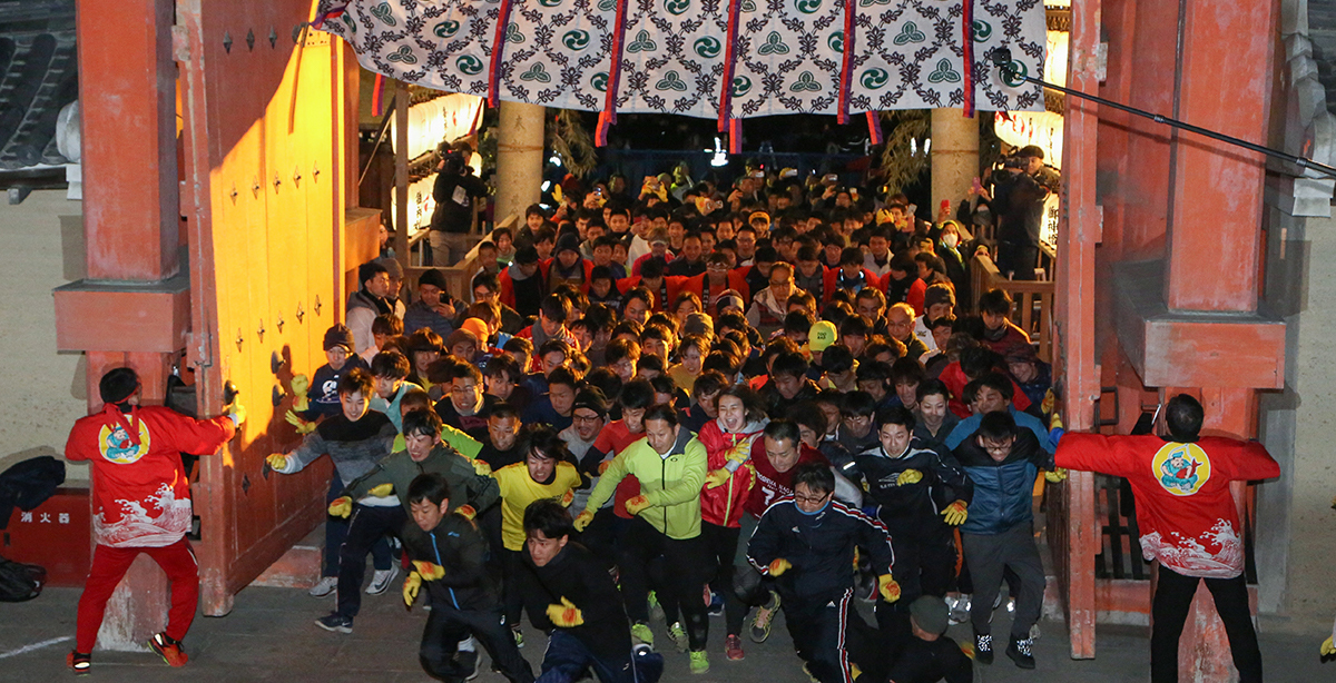 西宮神社正月行事　開門神事福男選び